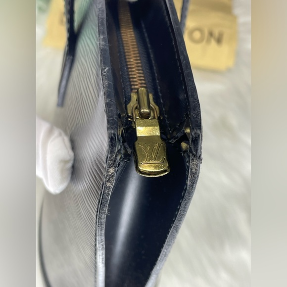 (MT77) Authentic Louis Vuitton PM Epi  St Jacques - Picture 9 of 15